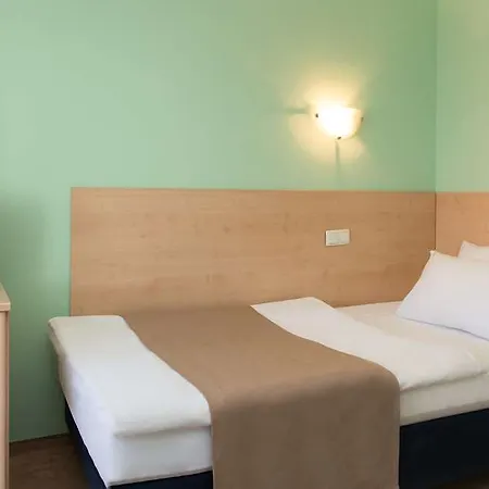 Express Congress Hotel 3*