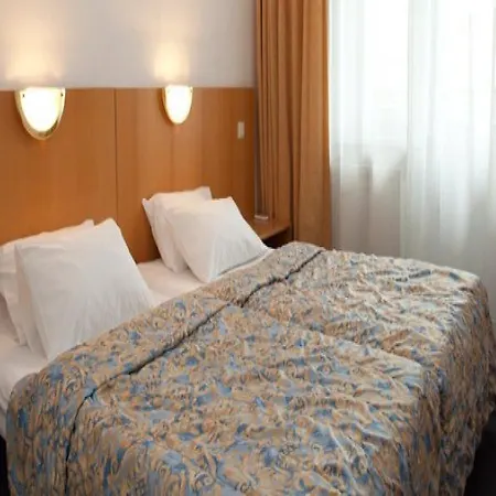 Hotel Express Congress 3*