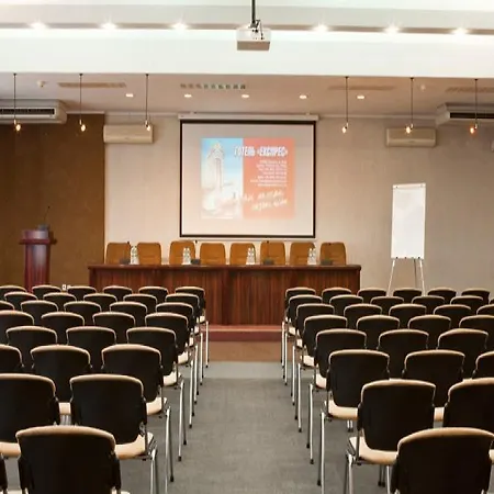 Express Congress 3*